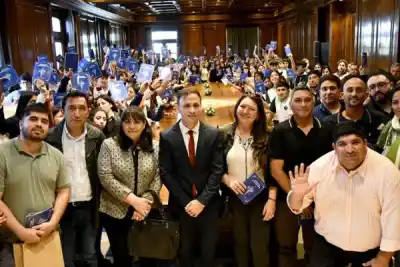 Escuelas del interior coparon la Casa de Gobierno y la Legislatura: 250 alumnos