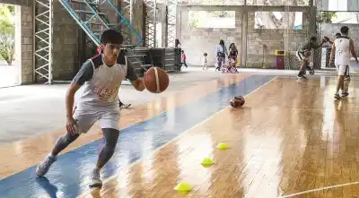 El Delmi, cita con el futuro: hoy y mañana se define quiénes sueñan con la camiseta de Salta Basket