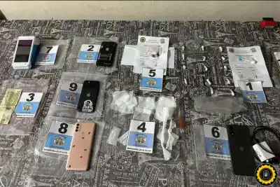 Un allanamiento por narcomenudeo terminó con un hallazgo inesperado: un posnet entre la droga
