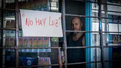 Caos en el AMBA: Un temporal deja a miles a oscuras y el viento no da tregua