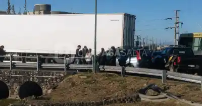 Un camión y una SUV chocaron en una avenida de Salta y el caos se apoderó del tránsito