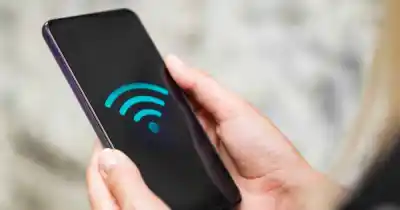 Pidió la clave de WiFi en un comercio, no se la dieron y terminó demorada por los destrozos