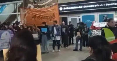 El paro que complica los vuelos en Santa Cruz: el reclamo que paraliza los aeropuertos