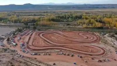 Un año sin correr en el mejor circuito de tierra del país: el karting con caja vuelve a Rincón