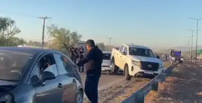 Frenó para evitar un choque y terminó en una cadena de cuatro autos