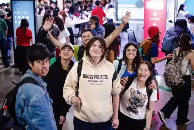 Más de 60 instituciones en un solo lugar: la feria que define el futuro de los estudiantes neuquinos