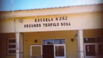 Evelin Caminos llevaba 11 años en la escuela y sin problemas. La apartaron por una acusación que los padres nadie les mostró