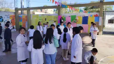 115 años de historia en Río Blanco: la escuela que espera una respuesta oficial