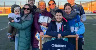 Cenizas en la cancha: la despedida que unió a dos clubes rivales