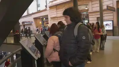 Tarjeta SUBE: las máquinas para acreditar saldo fallan y los pasajeros de tren quedan varados en Constitución