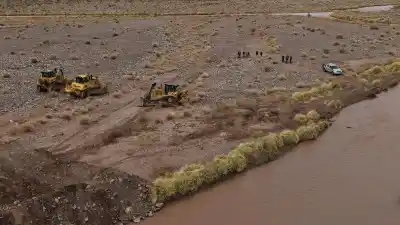 Por qué están moviendo tierra en el Río Los Patos y qué significa para Calingasta