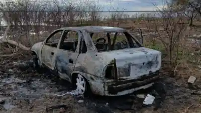 Explotó un auto en la costa y hallaron dos cuerpos calcinados: buscan a un tercero