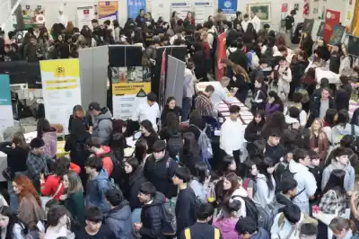 La Expo Universitaria más grande de Río Negro arrancó en Roca y ya desbordó la Asociación Española
