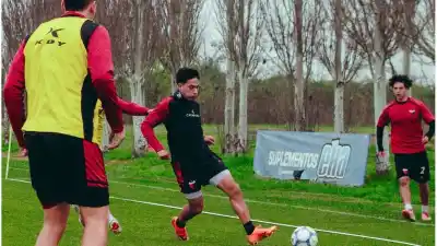 Delfino arma el once: dos variantes para el duelo clave ante Morón