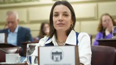 El plan de De Ponti para sacar a las familias de la trampa del crédito digital