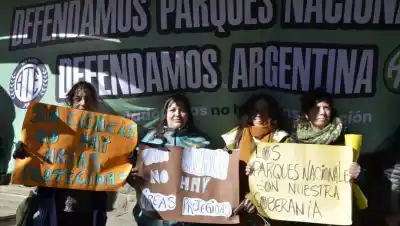 Sin aviso y con un 20% menos en el recibo: el reclamo de científicos en Bariloche