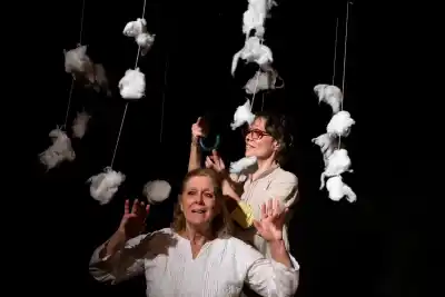 Llega a Rosario una obra de teatro pensada para bebés: por qué "Nidos de agua" promete emocionar