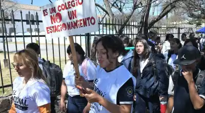 El abrazo al Colegio Nacional que frenó una obra de $375 millones