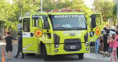 Incendio en el Ministerio Público Fiscal: las llamas se desataron en el subsuelo y los bomberos no encuentran el origen