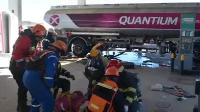 Un choque, combustible derramado y heridos: el operativo que puso a prueba a los equipos de emergencia