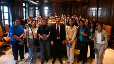 El emotivo encuentro de 42 alumnos del interior con el ministro en Casa de Gobierno