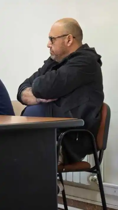 El enfermero que robaba morfina en un hospital de Esquel: la condena que recibió