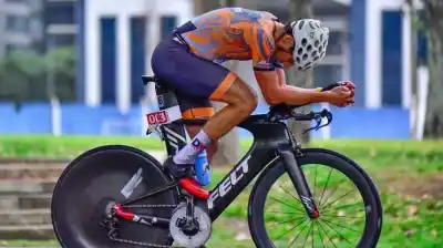 Un diagnóstico que lo paralizó a los 19 años: la increíble historia del atleta que desafía a la esclerosis múltiple