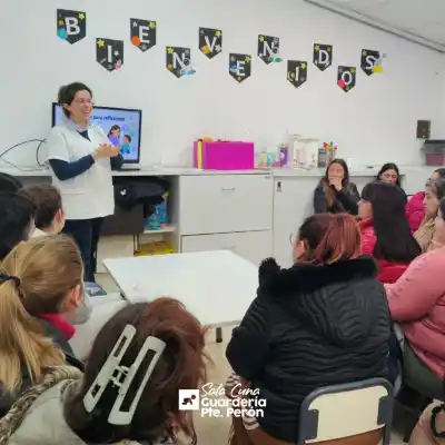 Un taller en Vicuña Mackenna enseña a los padres a contener las emociones de sus hijos