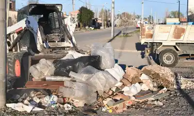 Limpieza urbana en Trelew: recuperan un espacio comunitario en el barrio Moreira