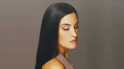 Abril Olivera vuelve a Rosario: el disco que nació del río y suena a todo