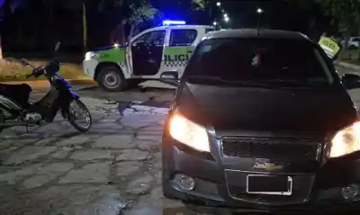 Choque en Alberdi: Una mujer herida tras colisión que movilizó a todos los servicios de emergencia