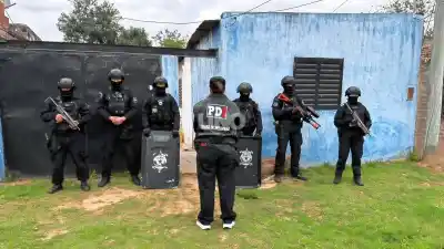 Secuestraron 14 dispositivos en un allanamiento en Santa Fe: ¿qué buscan los peritos?