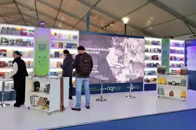 El stand que prepara Neuquén para la Feria del Libro y el homenaje a sus escritores