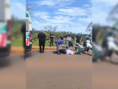 Un perro le cruzó la calle en Posadas y el motociclista terminó con lesiones