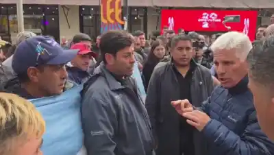 La olla no espera: el reclamo de los obreros a Poggi por la obra paralizada