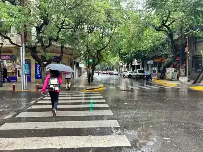 Mendoza en alerta: Zonda, nevadas y tormentas se preparan para un domingo de cambios bruscos