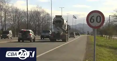 Control de velocidad en Villa Allende: el radar que avisa pero todavía no multa