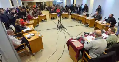 Se rompió el bloque peronista en Las Heras: una concejal armó un monobloque y apuntó contra la cúpula