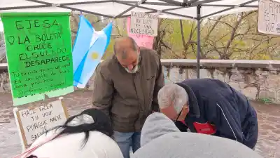 Vecinos de San Pedro juntan firmas para que la Legislatura trate una ley contra EJESA