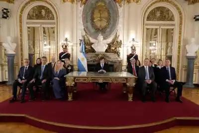 Milei anunció un DNU para la base fueguina: su respuesta al avance británico en Malvinas