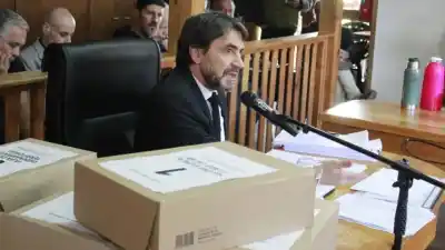 Saloniti se salvó del juicio político: qué argumentos lo blindaron en el Concejo