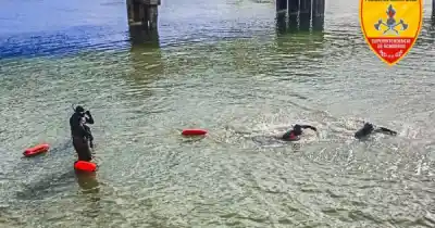 Ocho bomberos se lanzaron al agua en Río Gallegos: lo que practicaron en el muelle fiscal