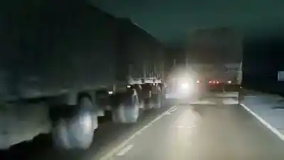 Un video captó el instante exacto del choque múltiple en la ruta 18: la camioneta quedó destruida