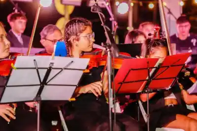 72° aniversario de Las Termas: la música que unió a vecinos y turistas en la Plaza San Martín