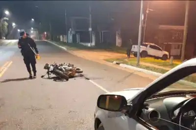Una maniobra que salió mal: joven en moto terminó hospitalizada en Concordia