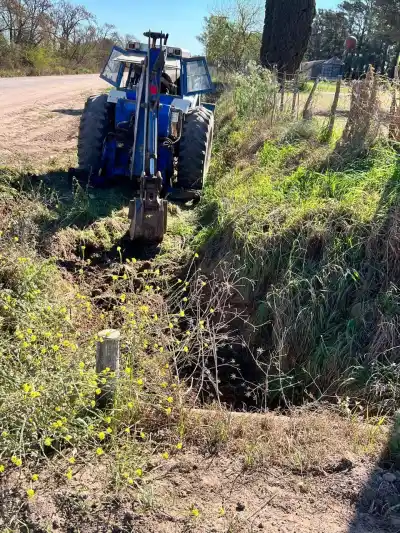 Limpiaron las alcantarillas de un camino rural y el motivo tiene que ver con las lluvias