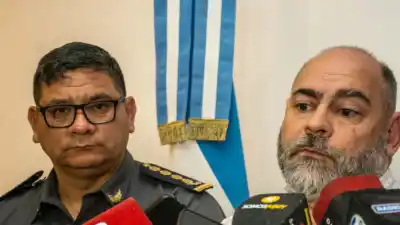 Tres policías heridos en un forcejeo frente a ADEP: qué se sabe hasta ahora