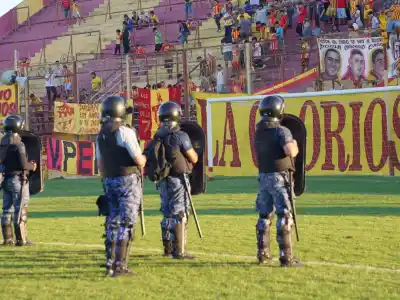 Tras los incidentes en el clásico, el Gobierno asegura que los próximos partidos se juegan con público