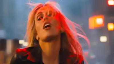 Miley Cyrus adelantó su décimo disco y anunció su regreso a los escenarios