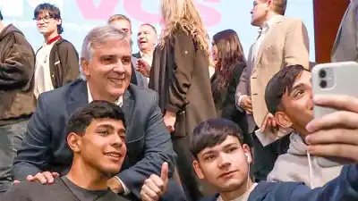 El plan de Córdoba para que los chicos no abandonen el secundario
